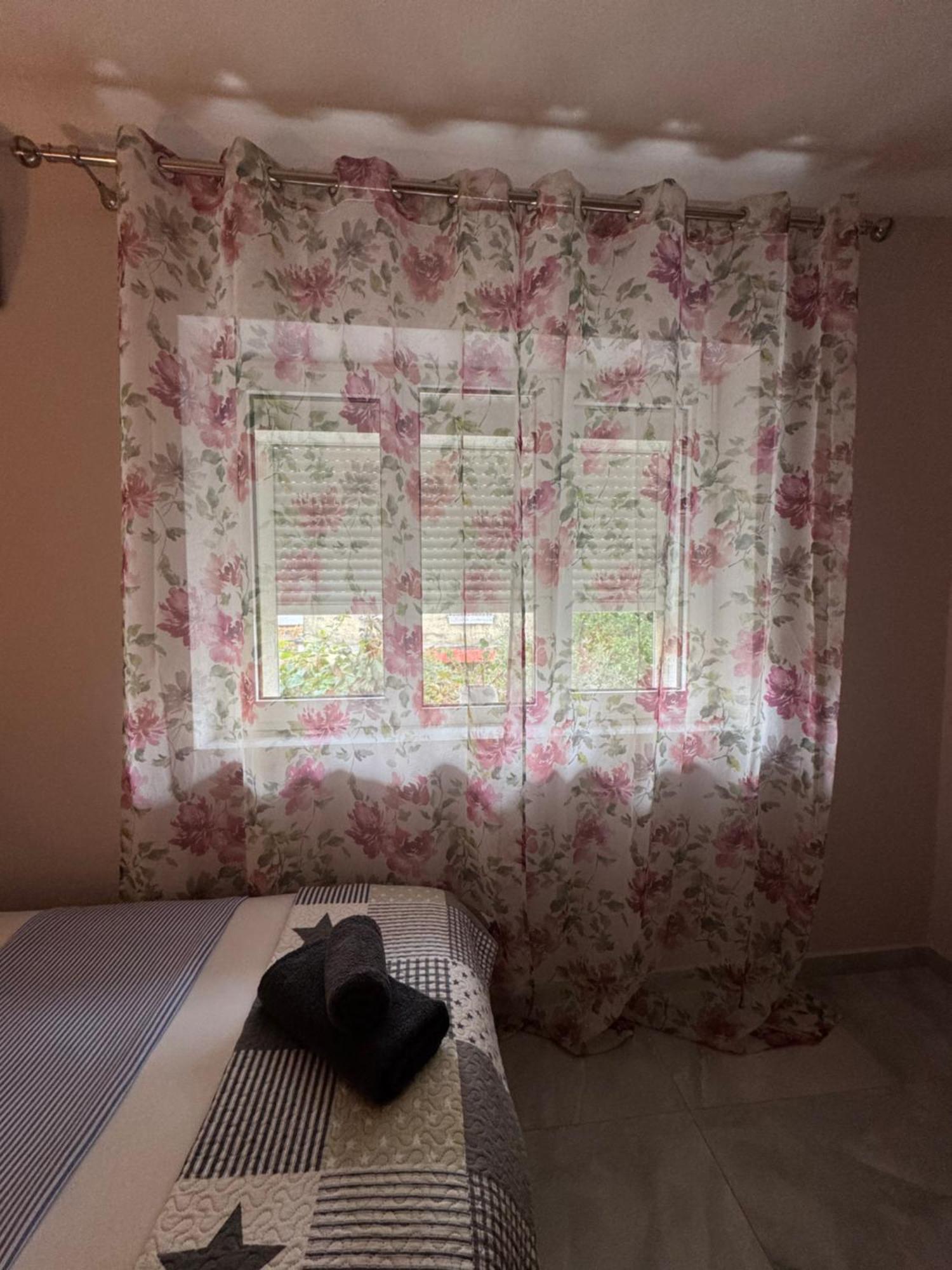 Downtown Deluxe Apartman